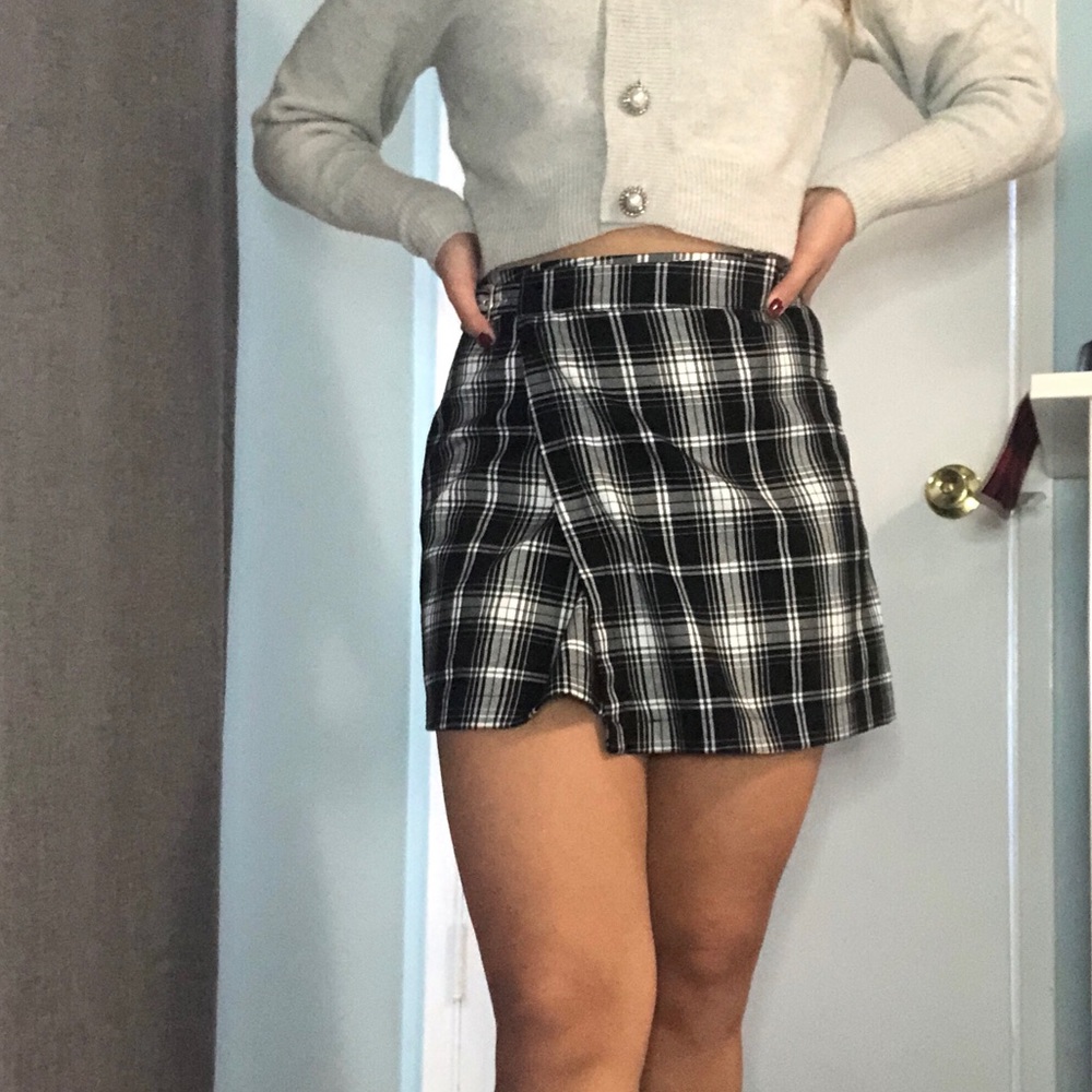Brandy Melville plaid skirt